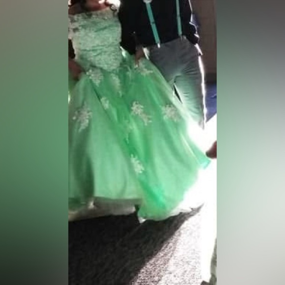 Elegant Green Kids Dress - Picture 3 of 5